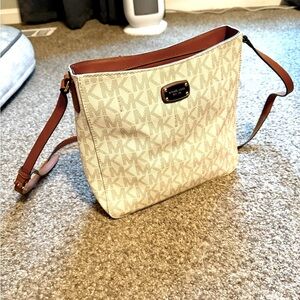 Michael Khors Cross Body